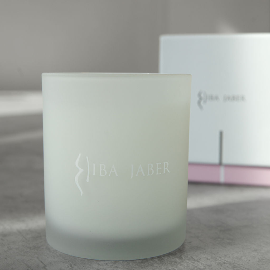 شمعة معطرة بالشمع - هبة جابر / مِرْهَة عربية / إصدار محدود