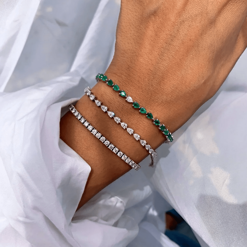 Odd One Out Bracelet | Green Emeralds - HIBA JABER