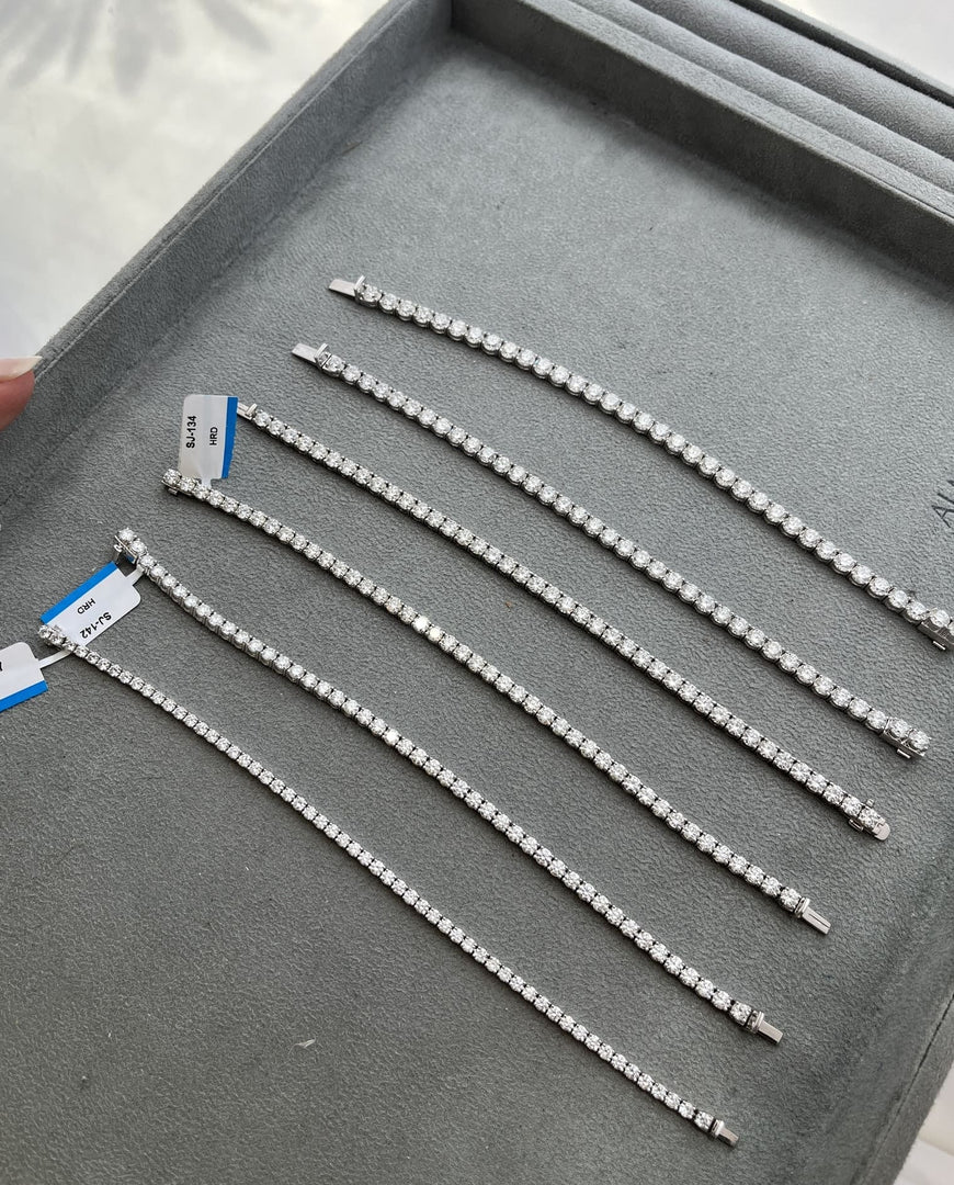 Round Diamond Tennis Bracelet / 0.30ct Each - HIBA JABER