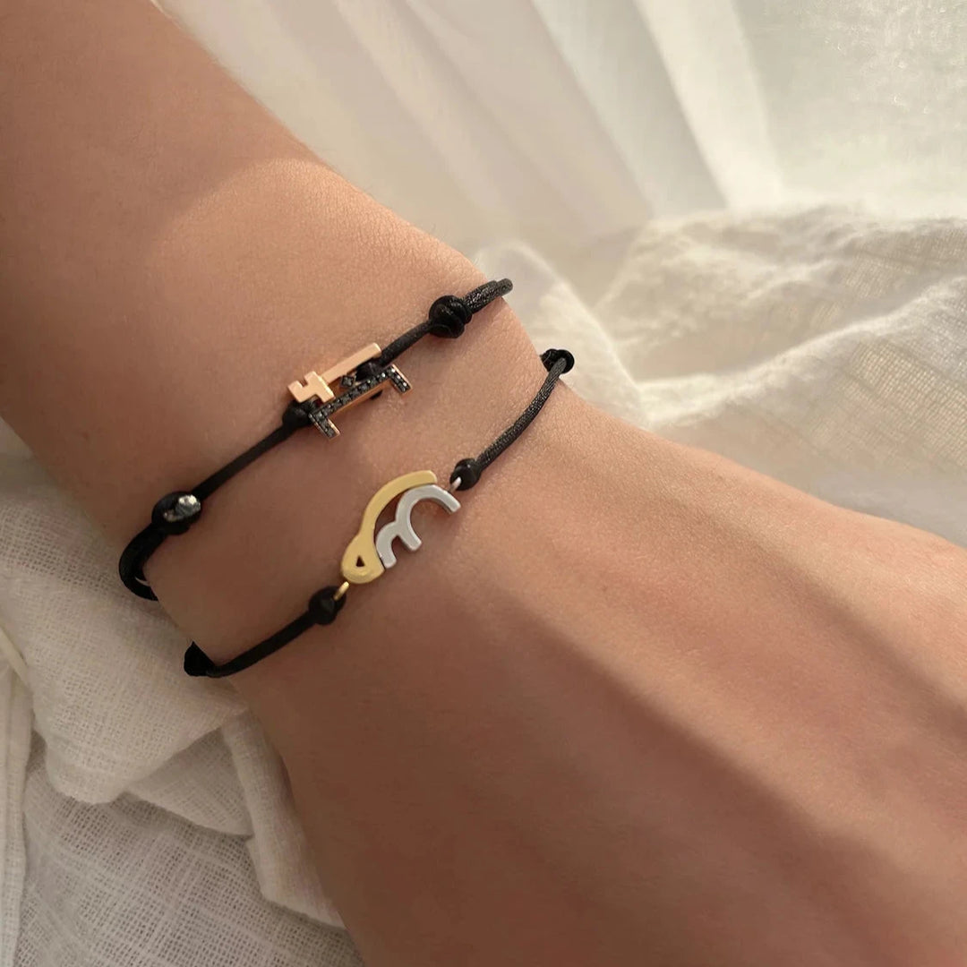 The Thread Bracelet