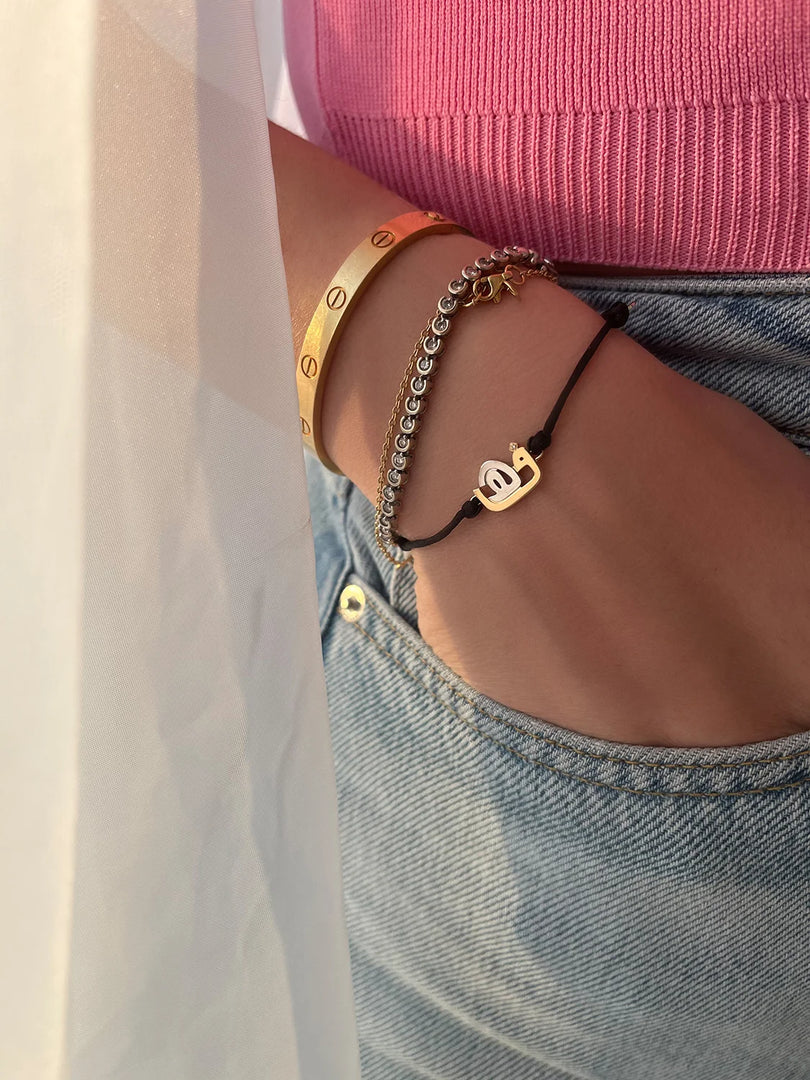 The Thread Bracelet
